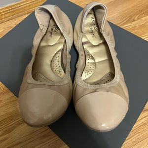 Dexflex comfort nude dress slip ons in size 10.